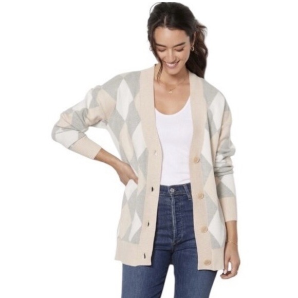 Evereve Sweaters - Evereve Cream and Gray Argyle Cardigan